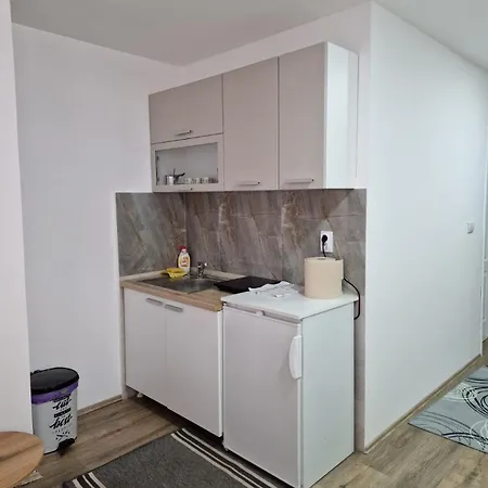 Nena 2 شقة Užice